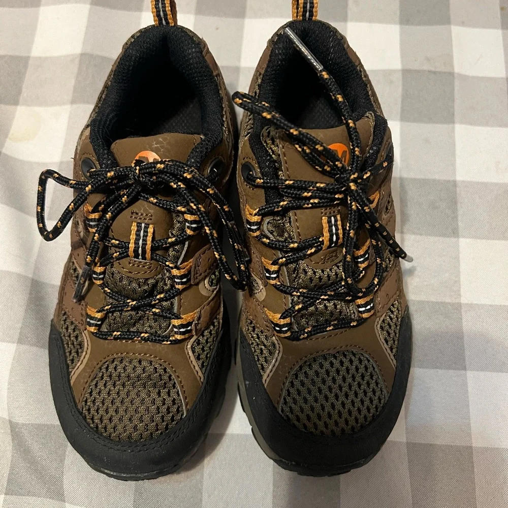 Kids Brown Sneakers - Picture 1 of 7